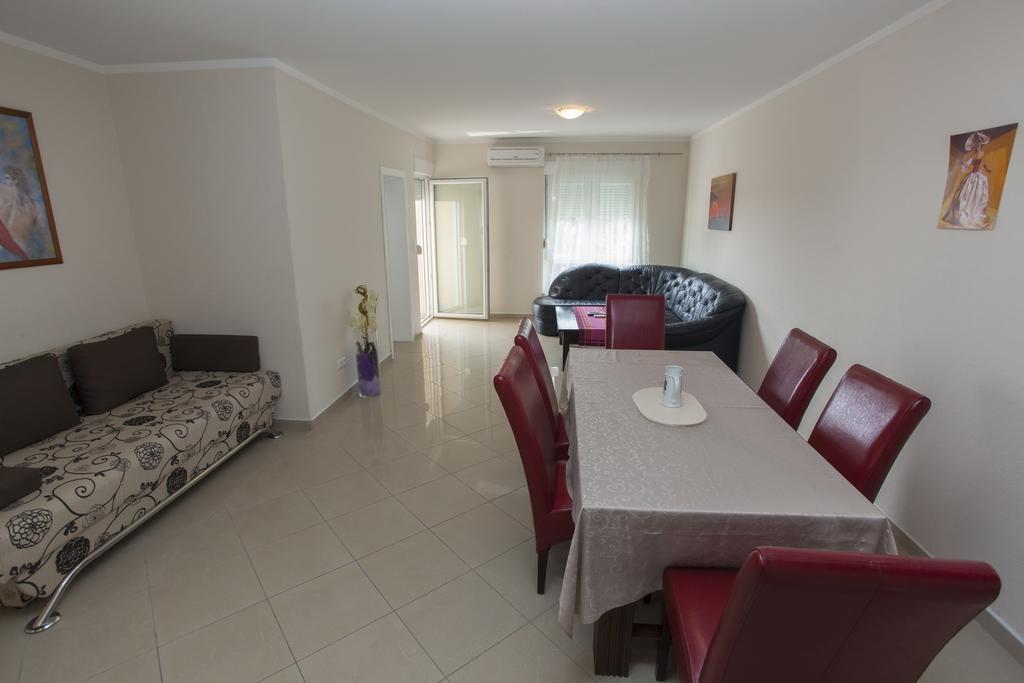 Apartments Damjanovic มาคาร์สกา ห้อง รูปภาพ