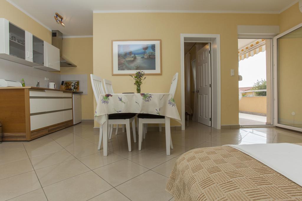 Apartments Damjanovic มาคาร์สกา ภายนอก รูปภาพ
